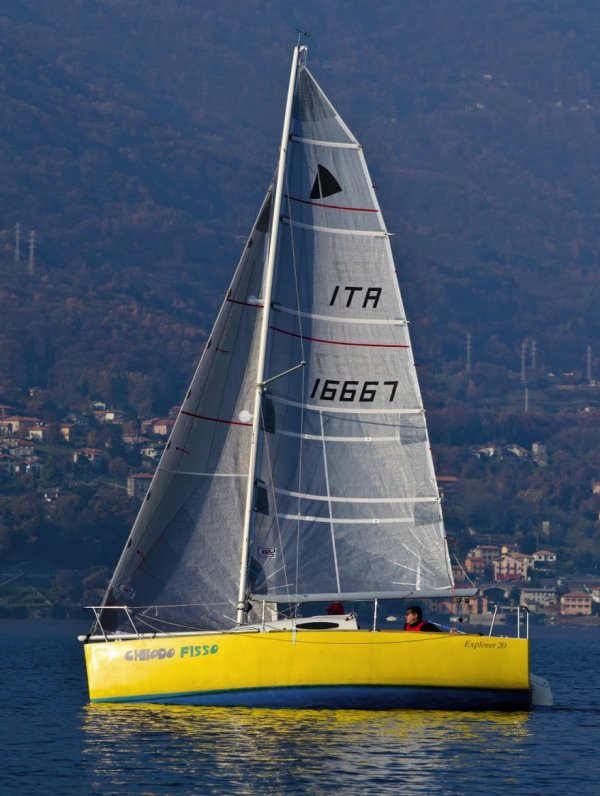 Explorer 20 sailboat under sail