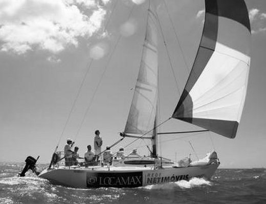 Fast 303 sailboat under sail