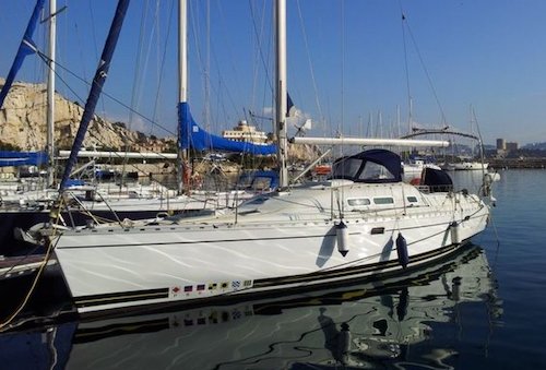 Feeling 396 di sailboat under sail