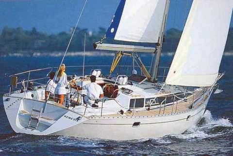 Feeling 446 sailboat under sail