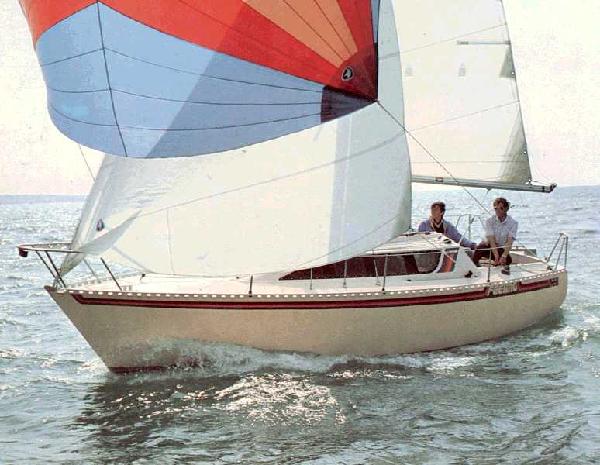 Feeling 720 sailboat under sail