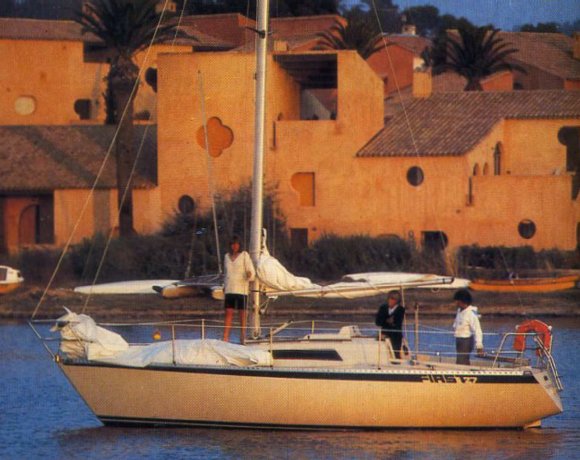 First 27 Beneteau sailboat under sail