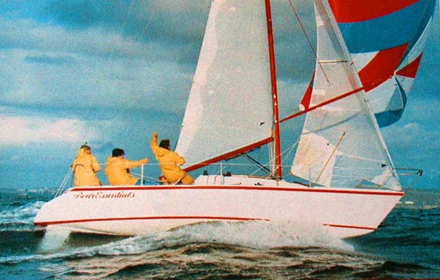 Formula 28 sailboat under sail