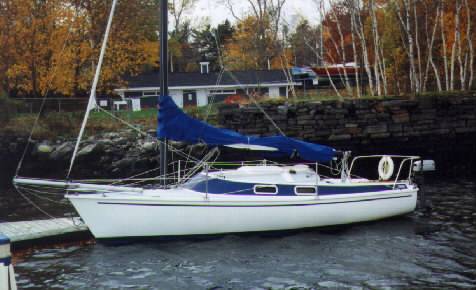 Freedom 21 slp sailboat under sail