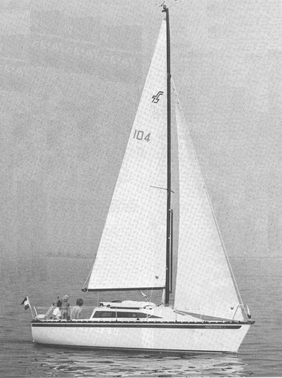 Friendship 25 ts sailboat under sail