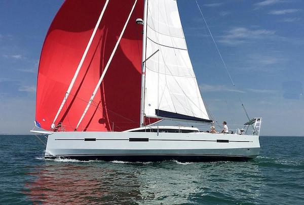 Rm 1370 sailboat under sail