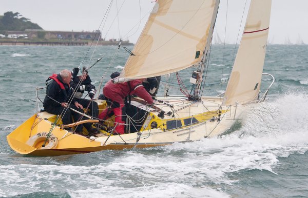 Glass onion sailboat under sail