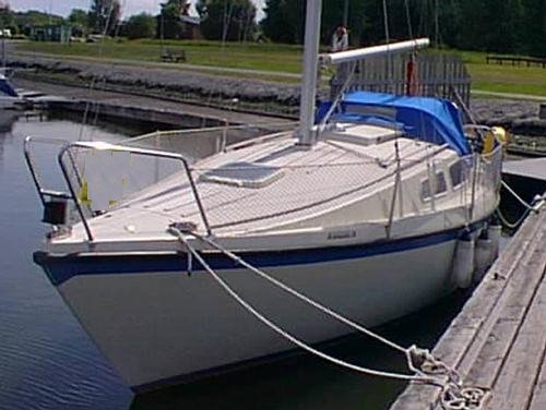 Granada 24 sailboat under sail