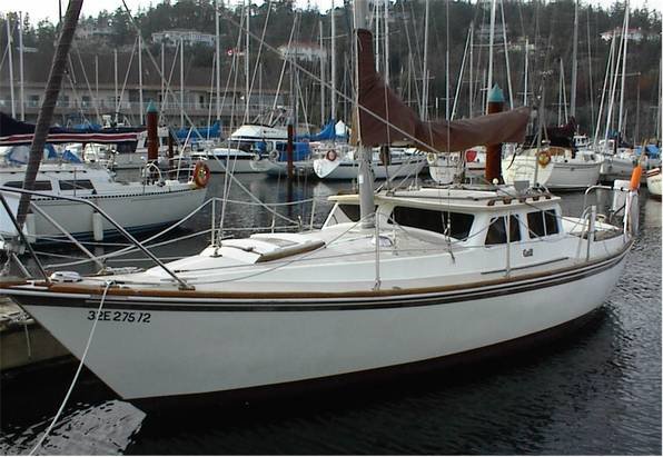 Gulf 29 sailboat under sail