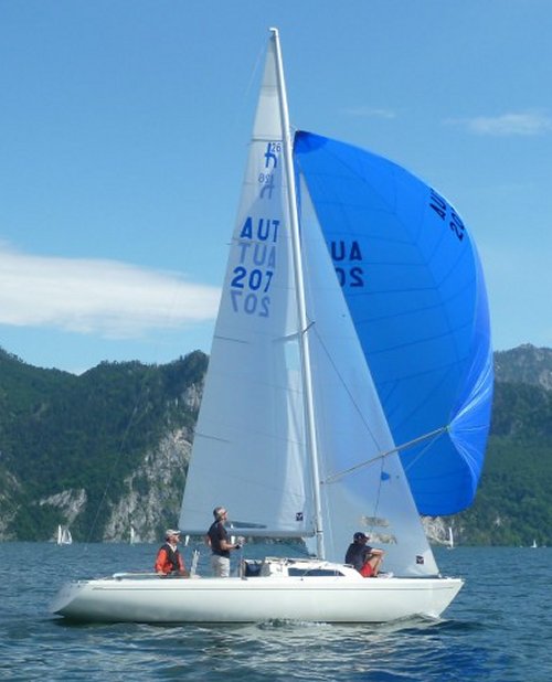 H26 sailboat under sail