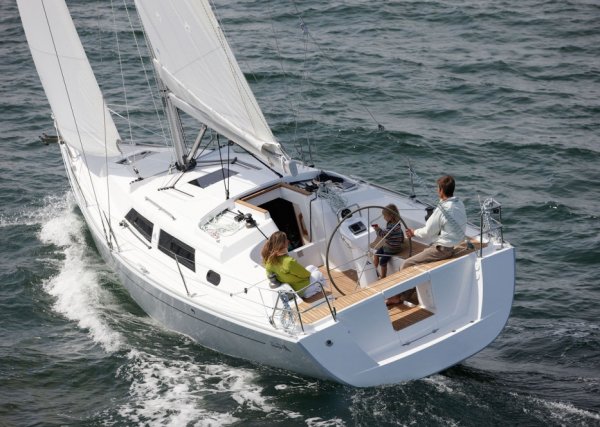Hanse 325 sailboat under sail