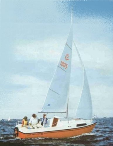 Happy sailer 18 sailboat under sail