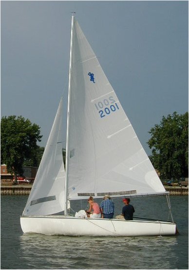 Highlander sailboat under sail