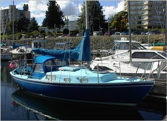 Hughes 25 sailboat under sail