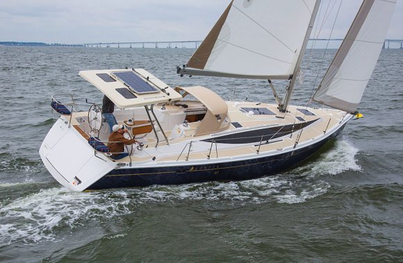 Hunter 40 2 sailboat under sail