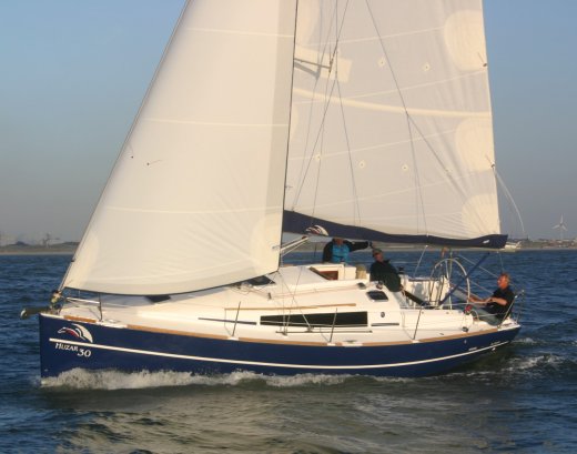 Huzar 30 sailboat under sail