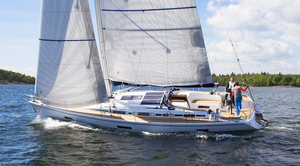 Linjett 43 sailboat under sail