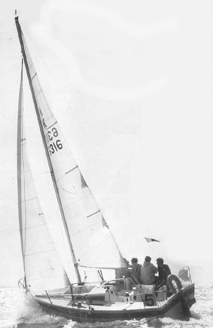 Intro 22 sailboat under sail
