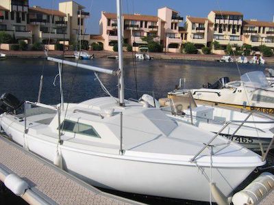 Jouet 18 sailboat under sail