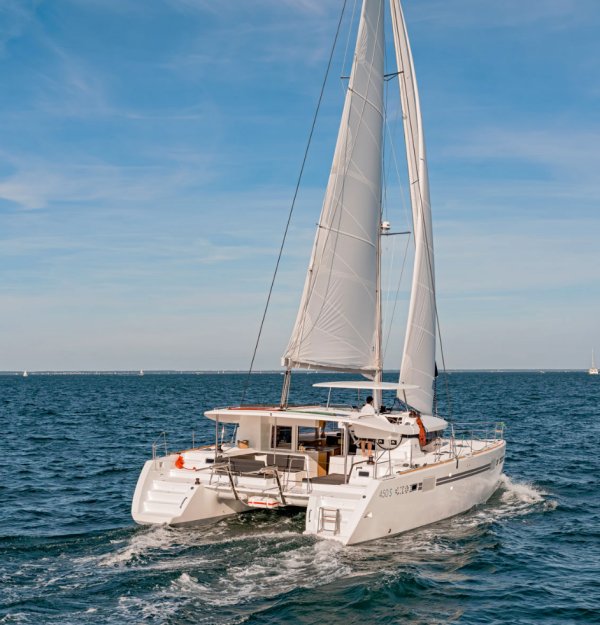 Lagoon 450 sailboat under sail
