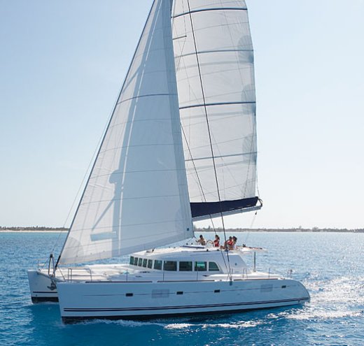 Lagoon 500 sailboat under sail