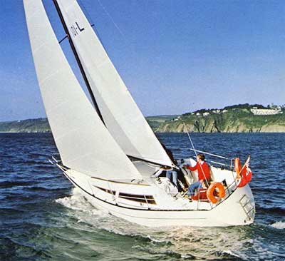 Leisure 27 sailboat under sail