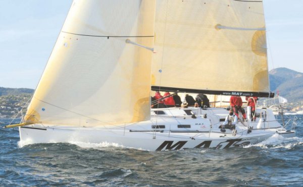 Mat 12 sailboat under sail