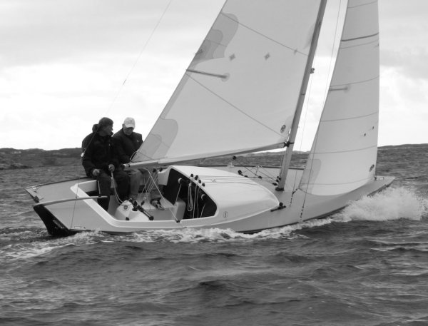 Mf boat sailboat under sail