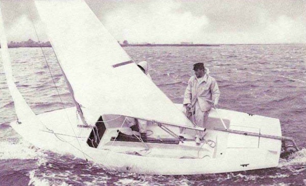 Neptun 17 sailboat under sail