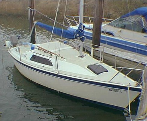 O'day 222 sailboat under sail