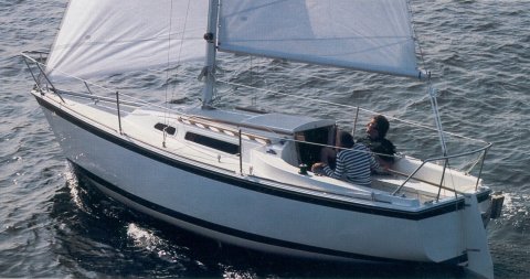 O'day 23 2 sailboat under sail