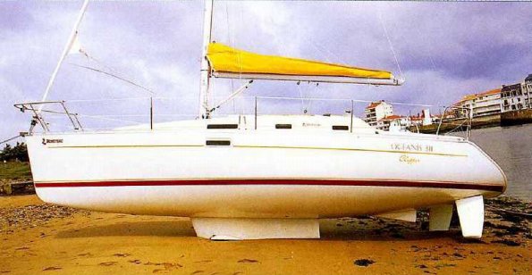 Oceanis 311 lktr Beneteau sailboat under sail