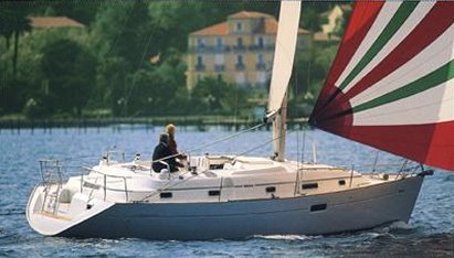 Oceanis 36 cc Beneteau sailboat under sail
