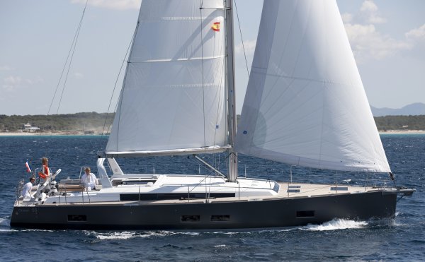 Oceanis 55 Beneteau sailboat under sail