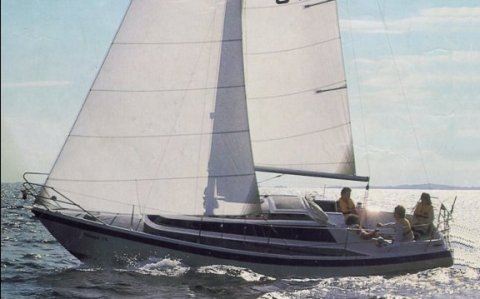 Ohlson 29 sailboat under sail