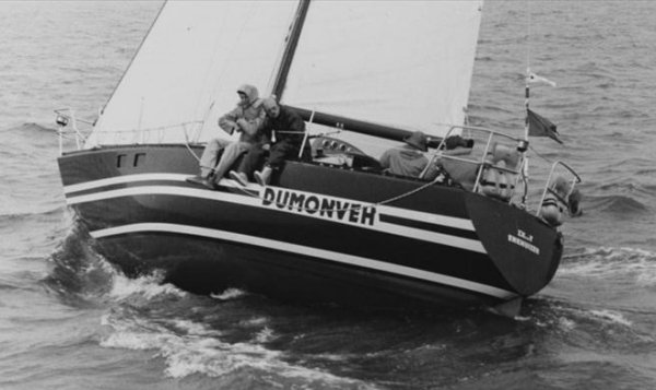 Orion 33 sailboat under sail