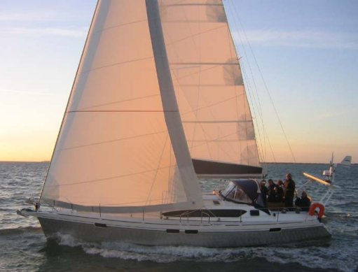 Ovni 395 sailboat under sail