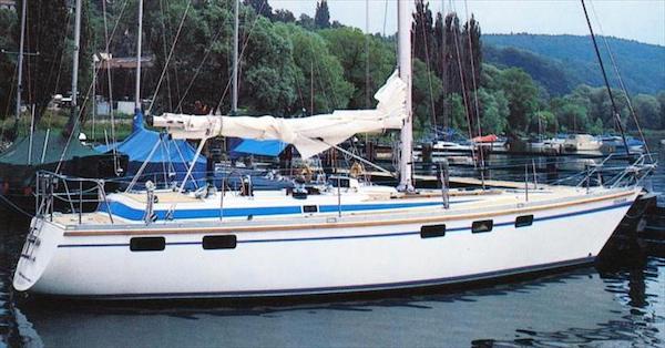 Ea 40 sailboat under sail