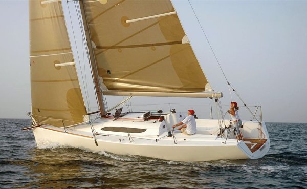 Rp36 seaquest sailboat under sail