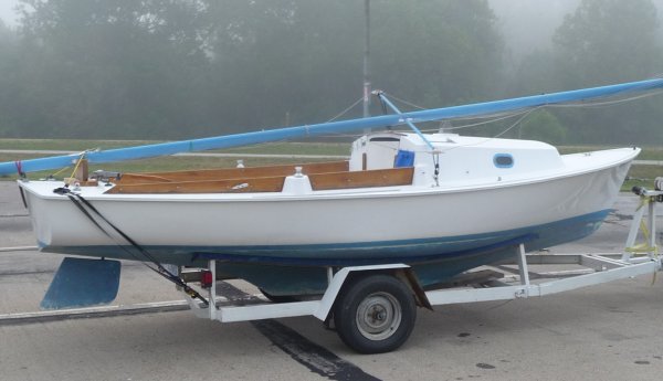 Conquest sailstar sailboat under sail