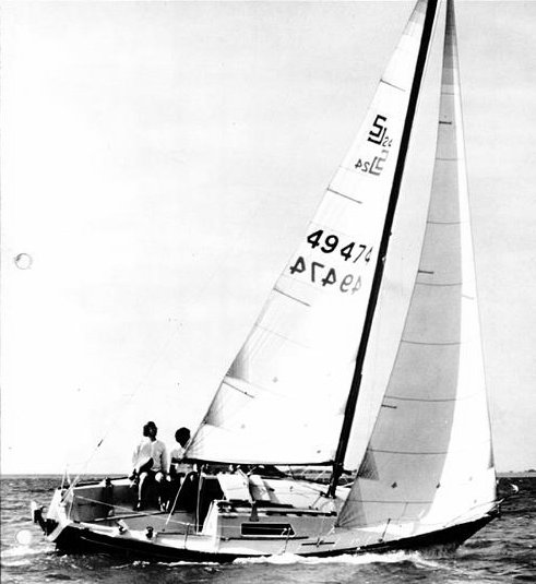 San juan 24 sailboat under sail