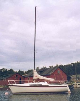 Scanper 22 sailboat under sail