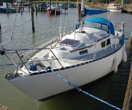 Seal 28 sailboat under sail