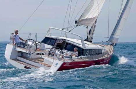 Sense 43 Beneteau sailboat under sail