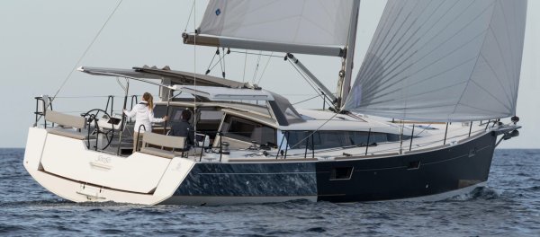 Sense 51 Beneteau sailboat under sail