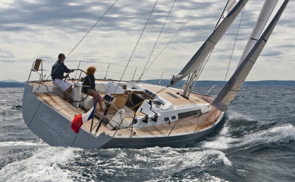 Solaris 44 sailboat under sail