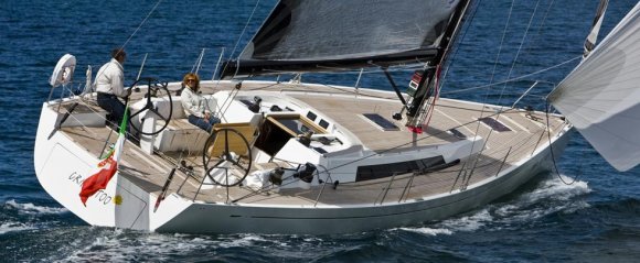 Solaris One 48 sailboat under sail