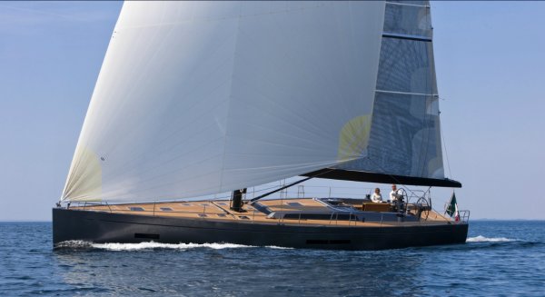 Solaris 60 sailboat under sail