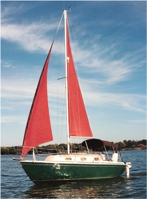 Sovereign 24 sailboat under sail