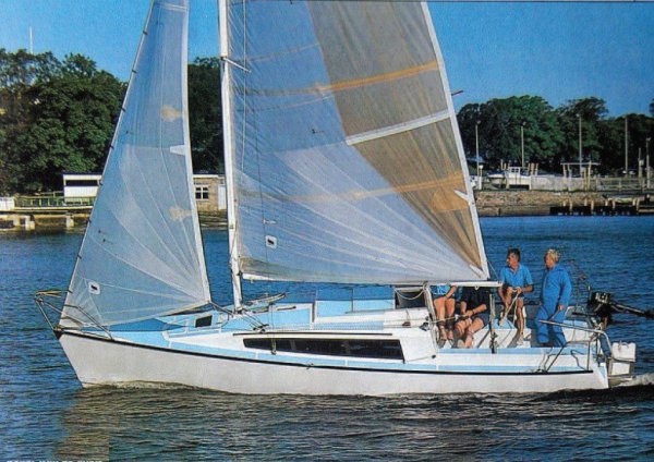 Spider 28 sailboat under sail